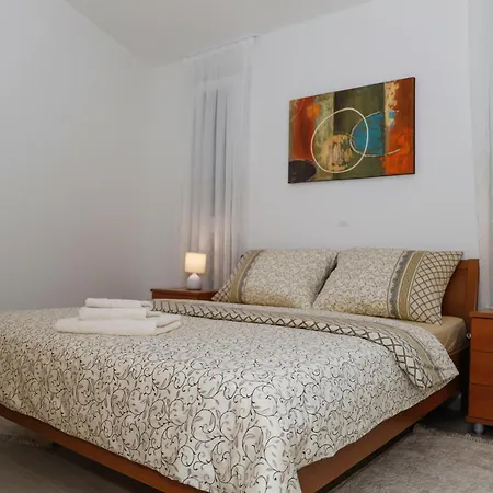 Megi Appartement *