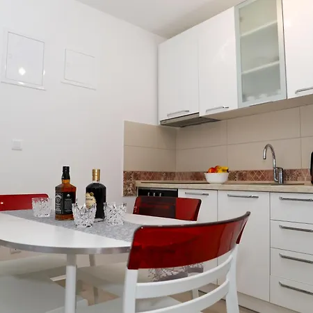Megi Appartement *